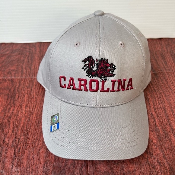 Captivating Headwear South Carolina Gamecocks Adjustable Trucker Hat NWOT Gray - Picture 1 of 5